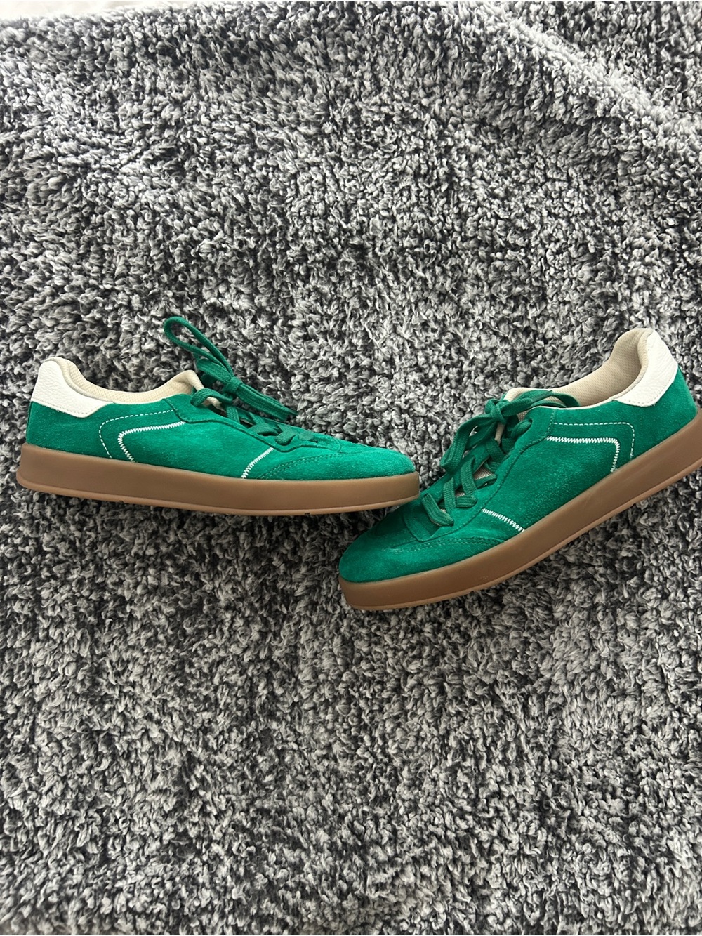 Cupcakes & Cashmere Green Suede Lace-Up Sneakers Size Eight